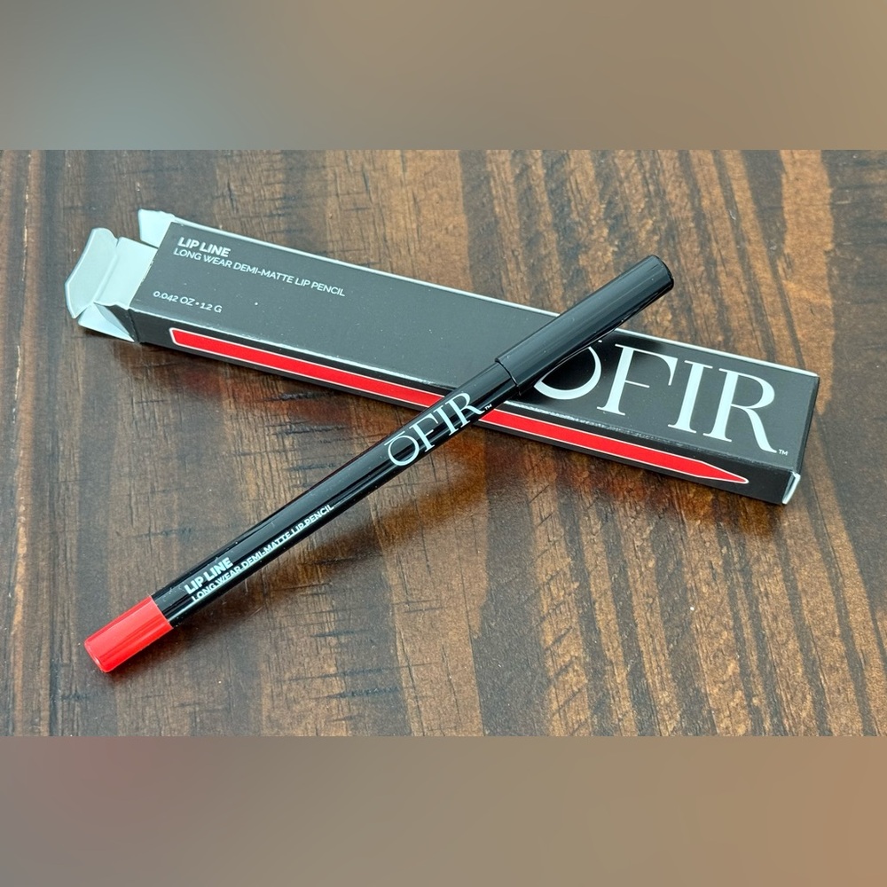 Longwear Demi-Matte Lip Pencil